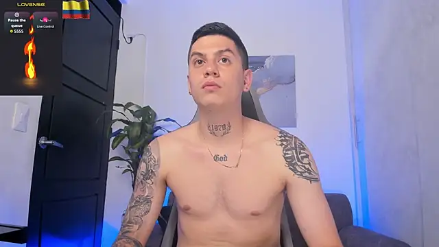 Snapshot of Yeiko_Romero_ chatting on November 7, 2025, 9:08 pm Yeiko Romero online show from November 7, 2025, 9:08 pm