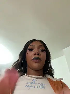 TIFFANYYSTAR online show from September 19, 2025, 1:59 pm