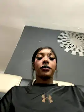 TIFFANYYSTAR online show from October 9, 2025, 1:00 pm