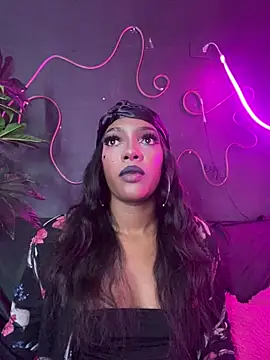 TIFFANYYSTAR online show from November 13, 2025, 3:27 pm