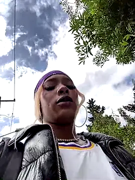 TIFFANYYSTAR online show from October 2, 2025, 1:36 pm