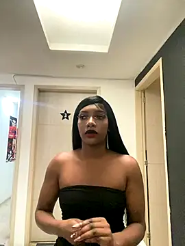 TIFFANYYSTAR online show from December 4, 2025, 5:45 pm