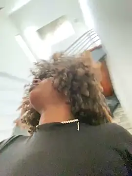 TIFFANYYSTAR online show from March 5, 2025, 2:12 pm