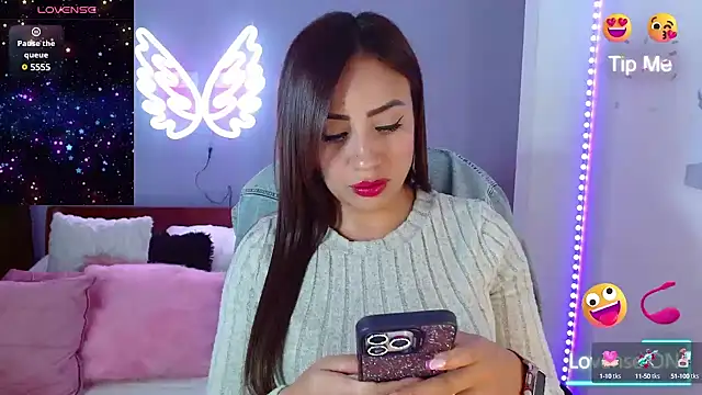 Snapshot of Paulina_627 chatting on February 18, 2025, 3:31 pm Paulina 627 online show from February 18, 2025, 3:31 pm