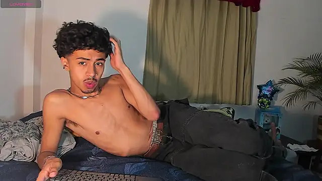 Snapshot of RyanRizzo chatting on March 3, 2025, 9:59 pm RyanRizzo online show from March 3, 2025, 9:59 pm