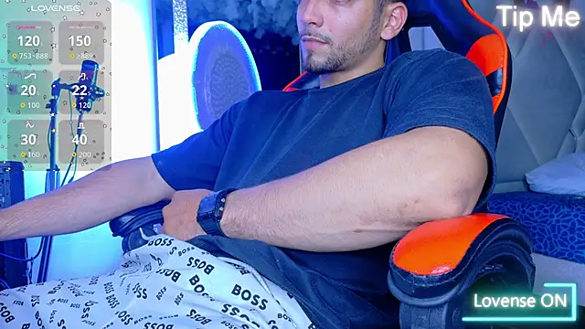 Snapshot of Rich_boy01 chatting on November 6, 2025, 11:53 pm Rich boy01 online show from November 6, 2025, 11:53 pm