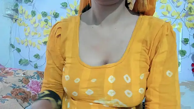 aarjulove online show from April 23, 2026, 12:29 pm