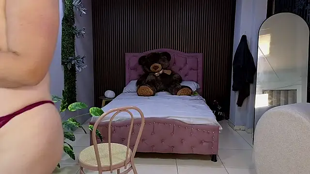 camil milfdream online show from March 30, 2026, 11:01 am