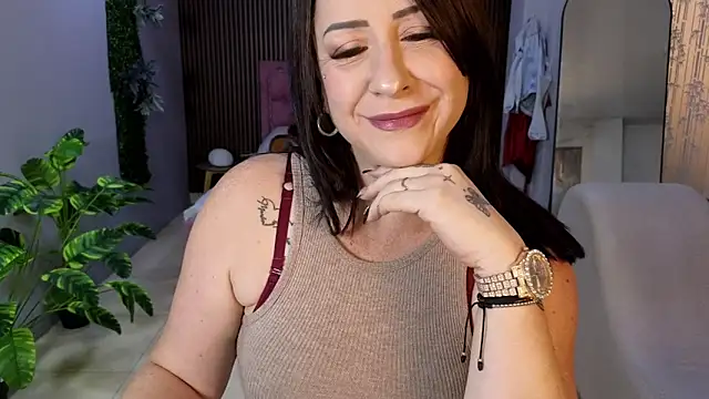 Snapshot of camil_milfdream chatting on May 9, 2026, 11:02 am camil milfdream online show from May 9, 2026, 11:02 am