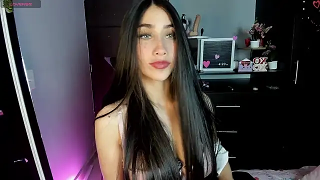 Emilytafur online show from August 9, 2026, 12:40 am