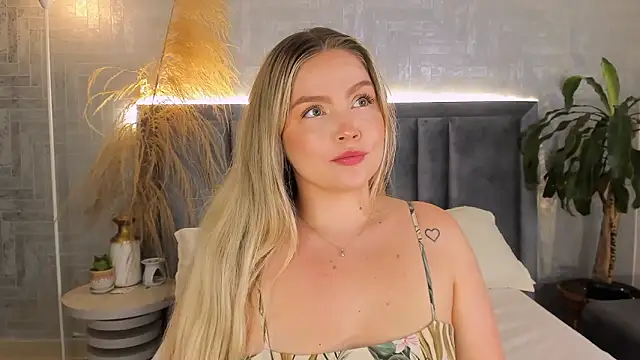 Snapshot of GaiaBaker chatting on January 18, 2026, 1:03 pm GaiaBaker online show from January 18, 2026, 1:03 pm