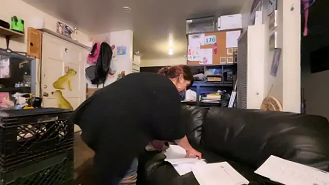 deadpi online show from October 30, 2025, 4:11 am