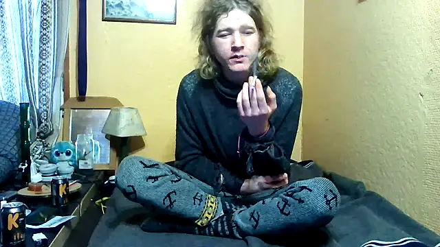 henna aho94 online show from December 9, 2024, 12:19 pm