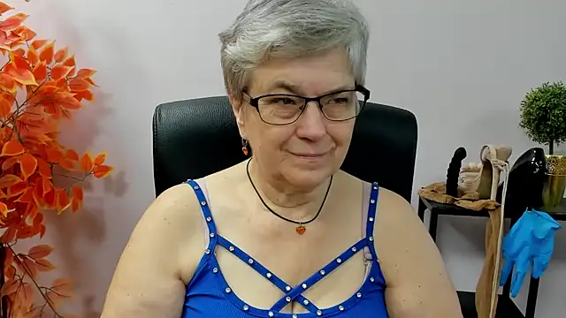 IrisDream online show from September 18, 2025, 6:27 am