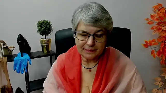 IrisDream online show from February 10, 2025, 11:15 am