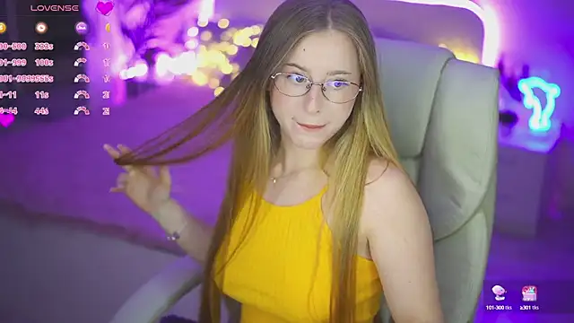 SilverrMoon online show from September 24, 2025, 12:44 pm