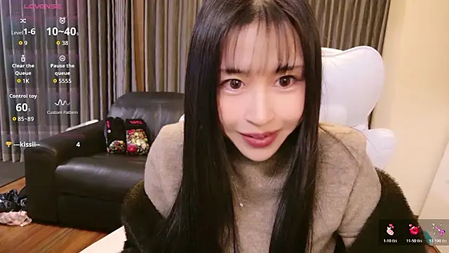 -satomi-jp online show from November 26, 2025, 1:55 pm