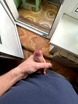 macsosss online show from November 19, 2025, 8:14 am