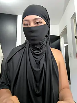 Snapshot of iiris_ chatting on October 10, 2025, 10:27 am iiris online show from October 10, 2025, 10:27 am