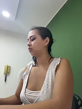 iiris  online show from October 28, 2025, 2:38 pm