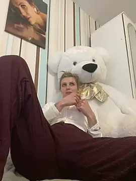 Liya my online show from March 18, 2026, 1:24 pm