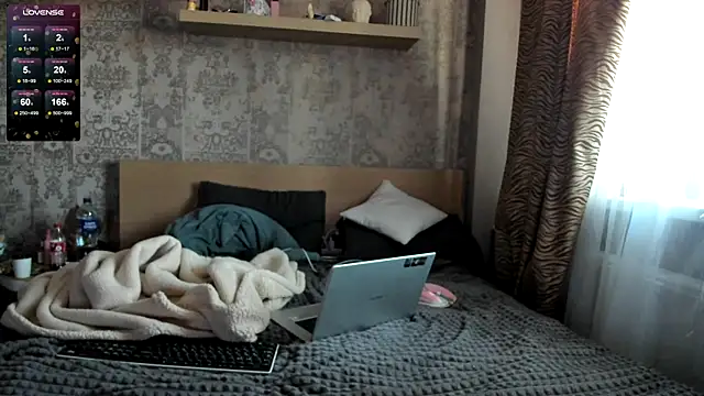 purebeautie13 online show from December 12, 2024, 11:50 am