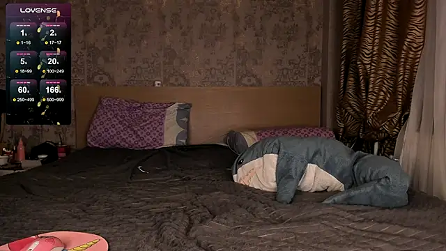 purebeautie13 online show from December 25, 2024, 1:41 pm