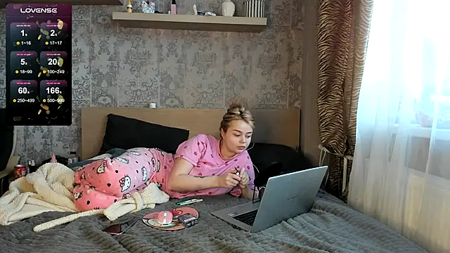 purebeautie13 online show from December 30, 2024, 10:43 am