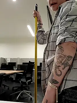 Phoenixmonroe0810 online show from December 16, 2024, 4:13 am