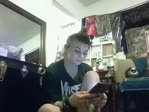 Phoenixmonroe0810 online show from January 28, 2025, 10:12 pm