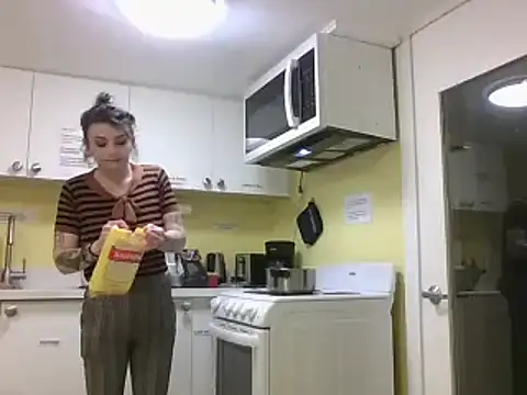 Phoenixmonroe0810 online show from December 31, 2024, 5:22 am