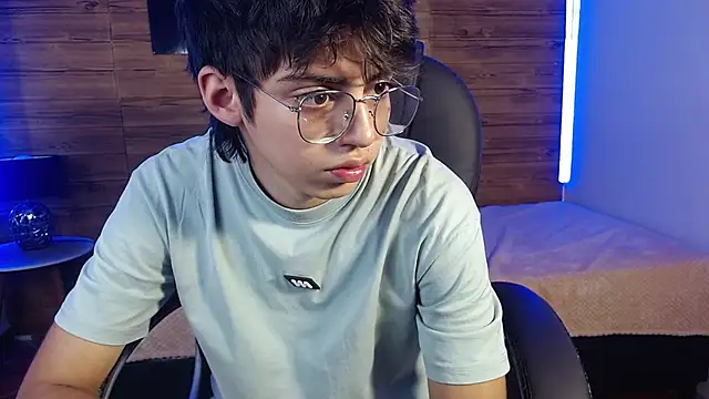 jhoellx online show from November 13, 2025, 7:51 pm