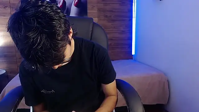 jhoellx online show from November 11, 2025, 7:52 pm