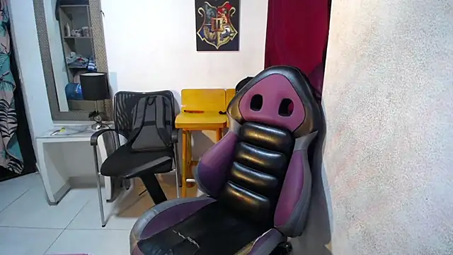 diabla sexyboobs online show from December 19, 2025, 8:44 pm