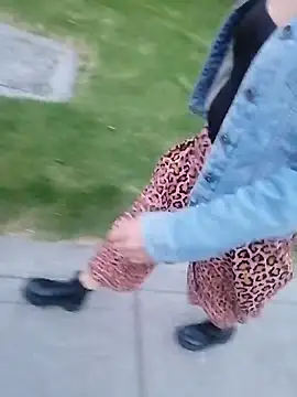 sophie banger online show from December 1, 2025, 10:43 pm