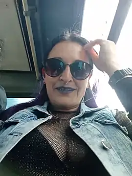 sophie banger online show from April 7, 2026, 8:10 pm