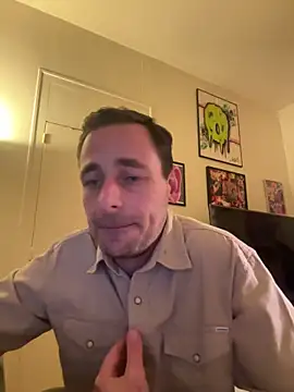 Snapshot of defbond420 chatting on October 9, 2025, 9:04 pm defbond420 online show from October 9, 2025, 9:04 pm