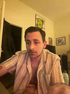 Snapshot of defbond420 chatting on January 21, 2025, 11:24 pm defbond420 online show from January 21, 2025, 11:24 pm