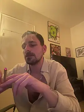 Snapshot of defbond420 chatting on October 1, 2025, 10:35 pm defbond420 online show from October 1, 2025, 10:35 pm