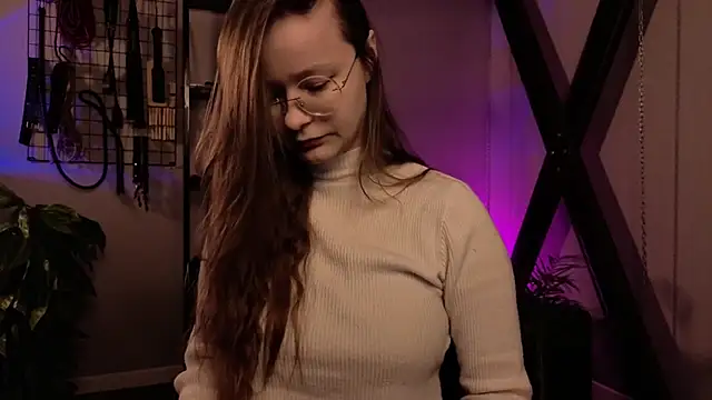 CassieCool online show from November 27, 2025, 1:00 pm