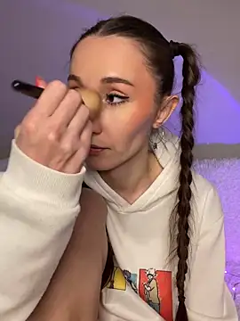 cutte dora online show from February 28, 2026, 9:36 pm