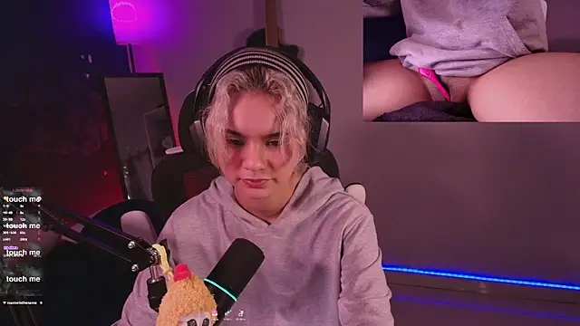 marlena3312 online show from November 30, 2025, 3:24 pm