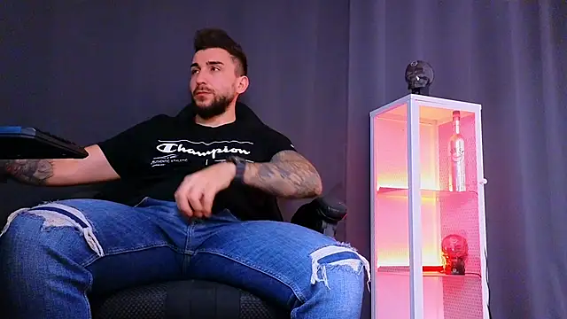 MightyAaron66 online show from March 11, 2025, 4:41 am