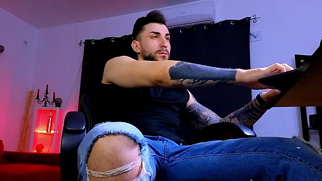 Snapshot of MightyAaron66 chatting on February 14, 2026, 3:29 am MightyAaron66 online show from February 14, 2026, 3:29 am