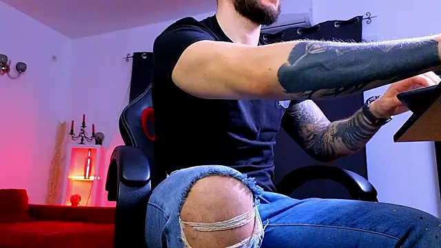 Snapshot of MightyAaron66 chatting on February 14, 2026, 3:34 pm MightyAaron66 online show from February 14, 2026, 3:34 pm