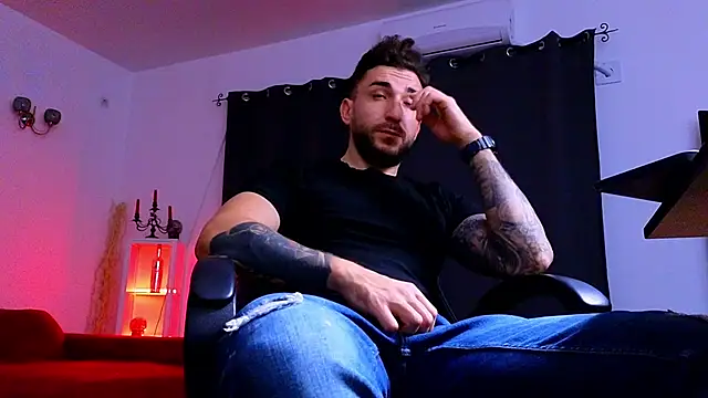 MightyAaron66 online show from November 12, 2025, 4:49 am