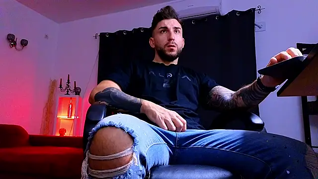 MightyAaron66 online show from October 12, 2025, 1:51 am