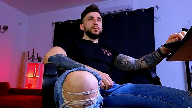 Snapshot of MightyAaron66 chatting on February 25, 2026, 2:23 am MightyAaron66 online show from February 25, 2026, 2:23 am