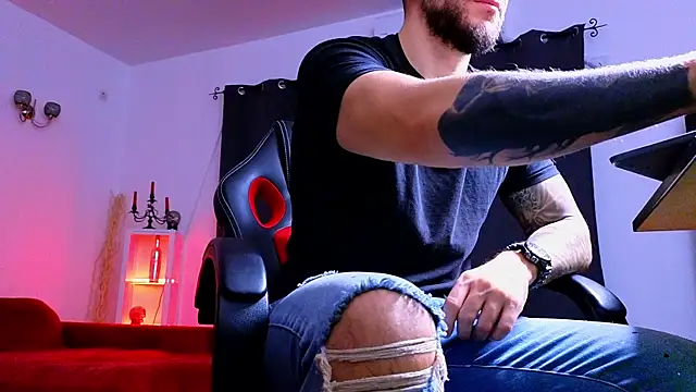 MightyAaron66 online show from October 22, 2025, 4:12 am