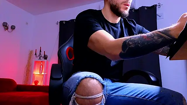 MightyAaron66 online show from October 27, 2025, 4:35 am